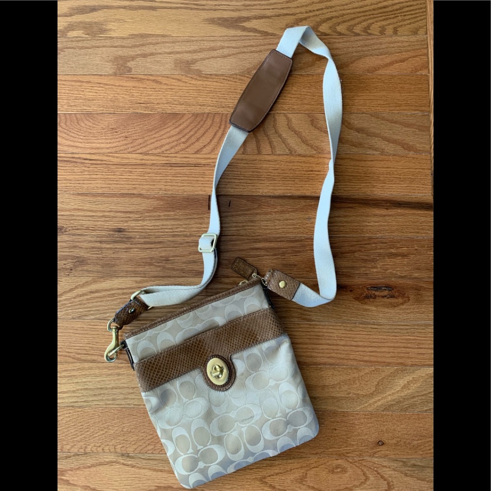 Coach signature messenger bag
